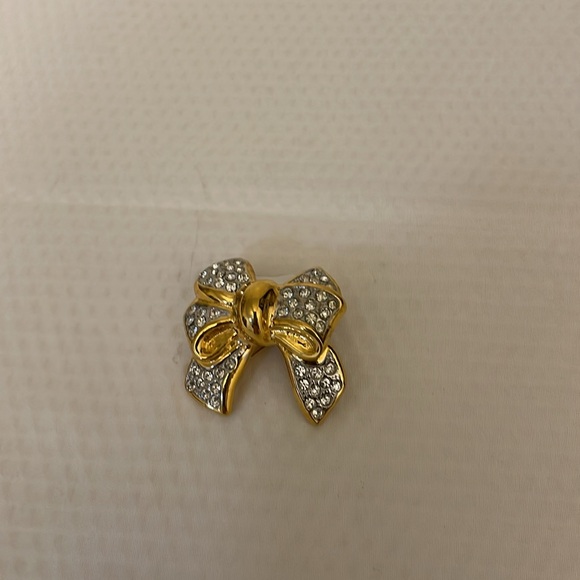 Vintage Gold Tone  Rhinestone Bow Brooch - Picture 3 of 6